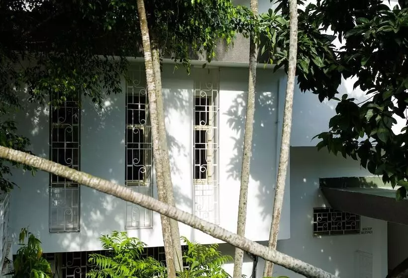 Hotel Lepic Villa