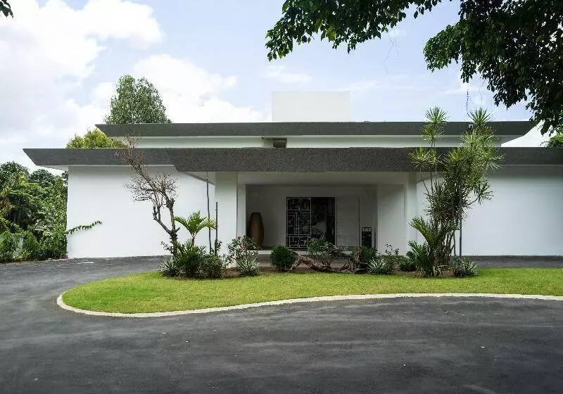 Hotel Lepic Villa