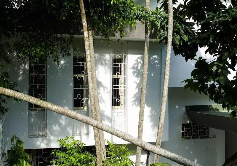 Hotel Lepic Villa