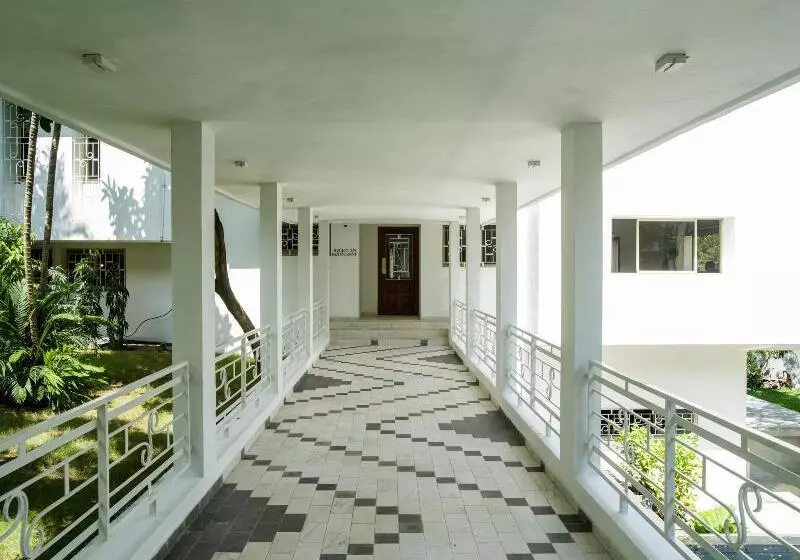 Hotel Lepic Villa