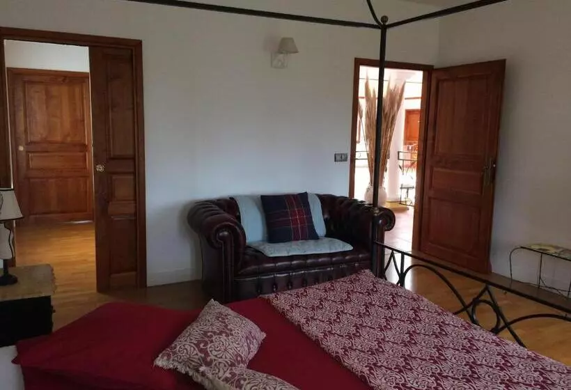 Aamiaismajoitus (B&B) La Villa Bolero