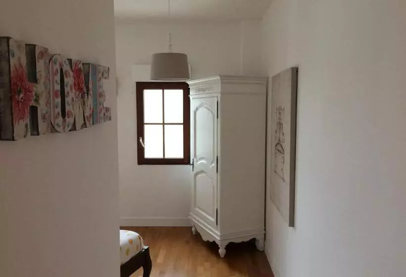 Aamiaismajoitus (B&B) La Villa Bolero