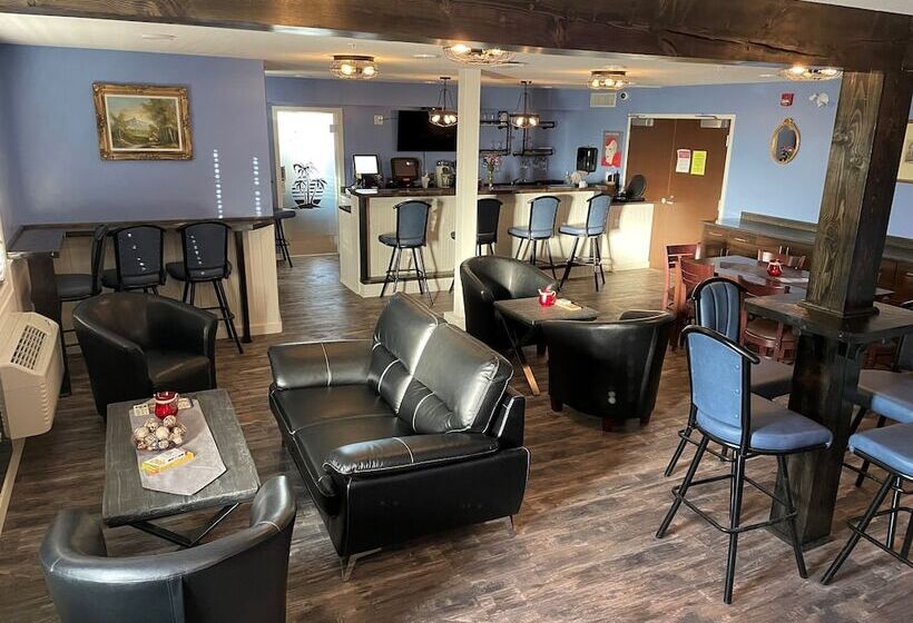 בית מלון כפרי Travelodge By Wyndham Pincher Creek