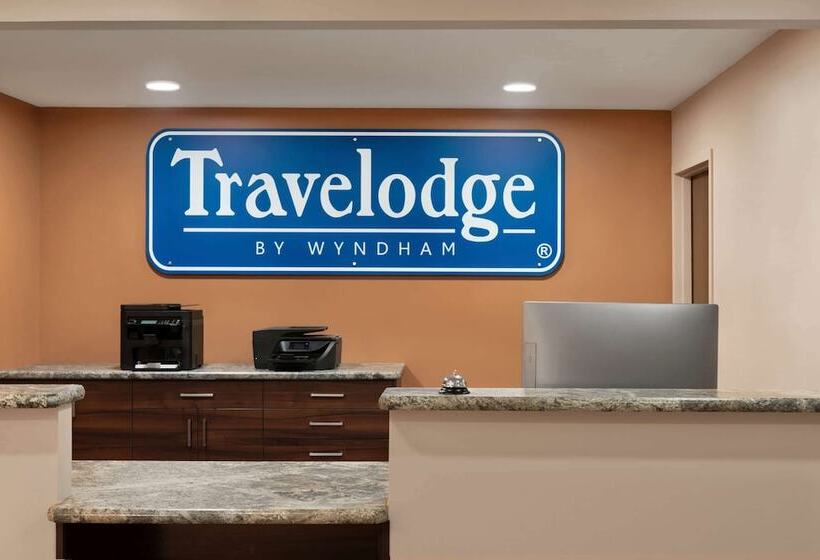 בית מלון כפרי Travelodge By Wyndham Pincher Creek