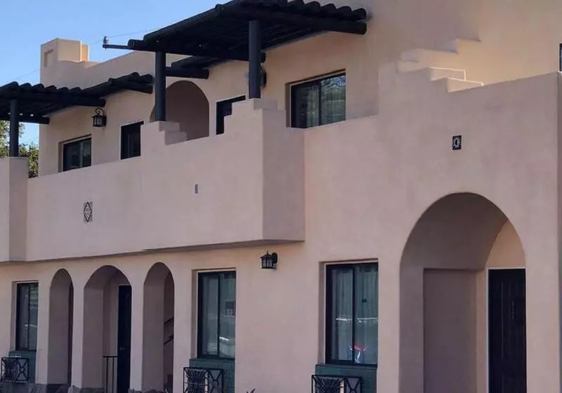 Retkeilymaja Casa Del Sol