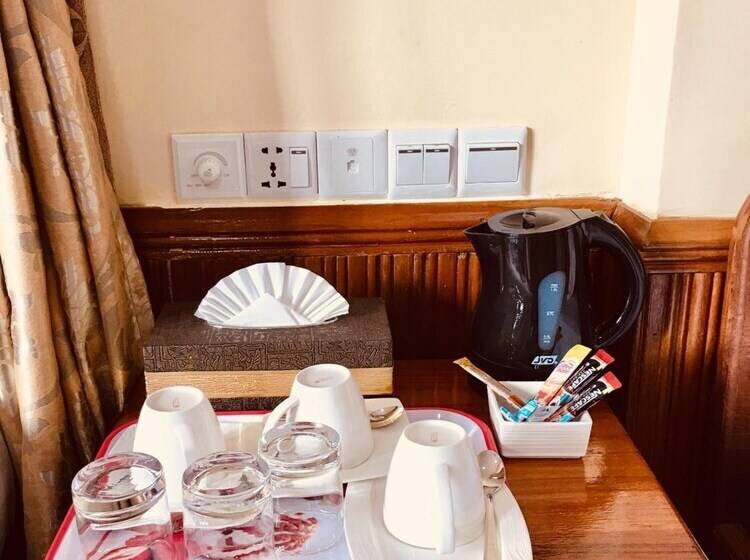 هتل Mother S Home