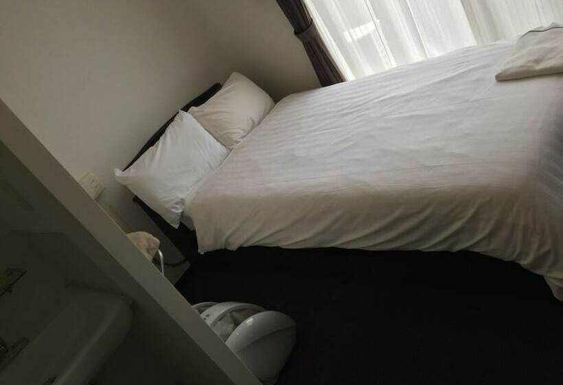 בית מלון כפרי Omura Station