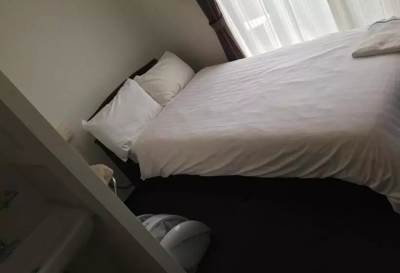 Hotelli Omura Station