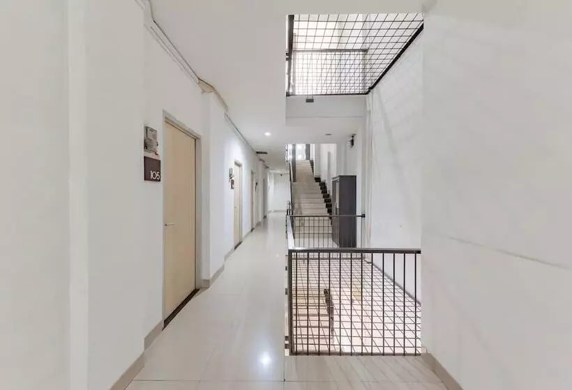 Hotelli Reddoorz @ Pelajar Pejuang 3