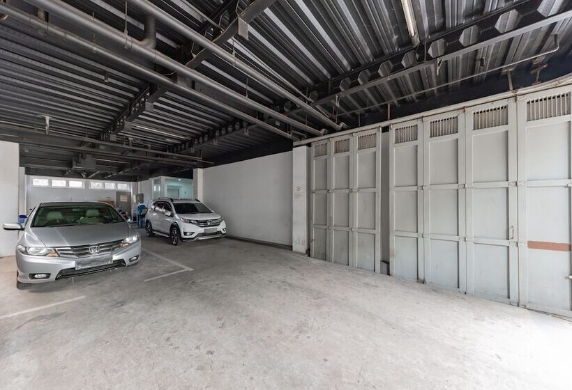 בית מלון כפרי Reddoorz @ Pelajar Pejuang 3