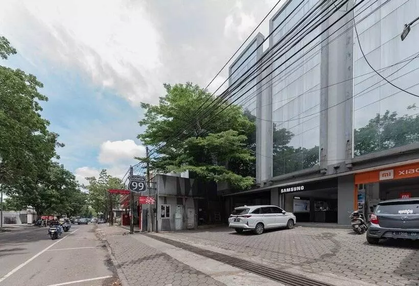 Hotelli Reddoorz @ Pelajar Pejuang 3