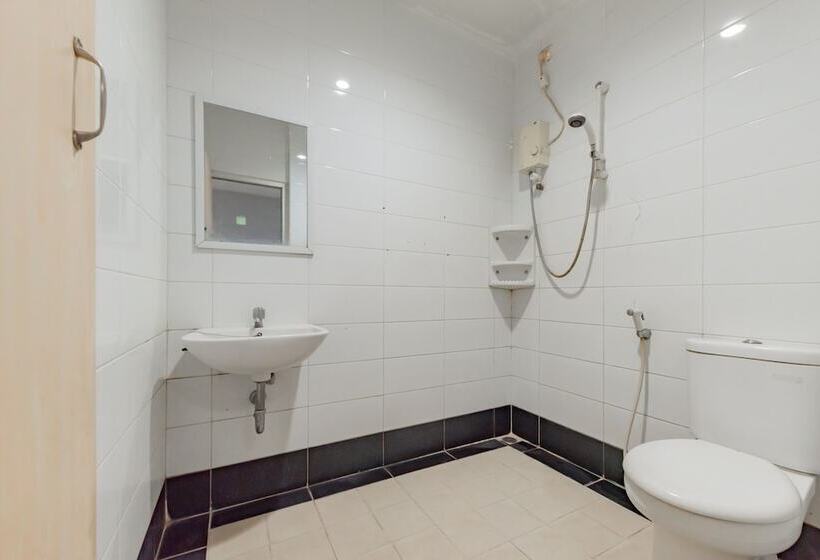 בית מלון כפרי Reddoorz @ Pelajar Pejuang 3