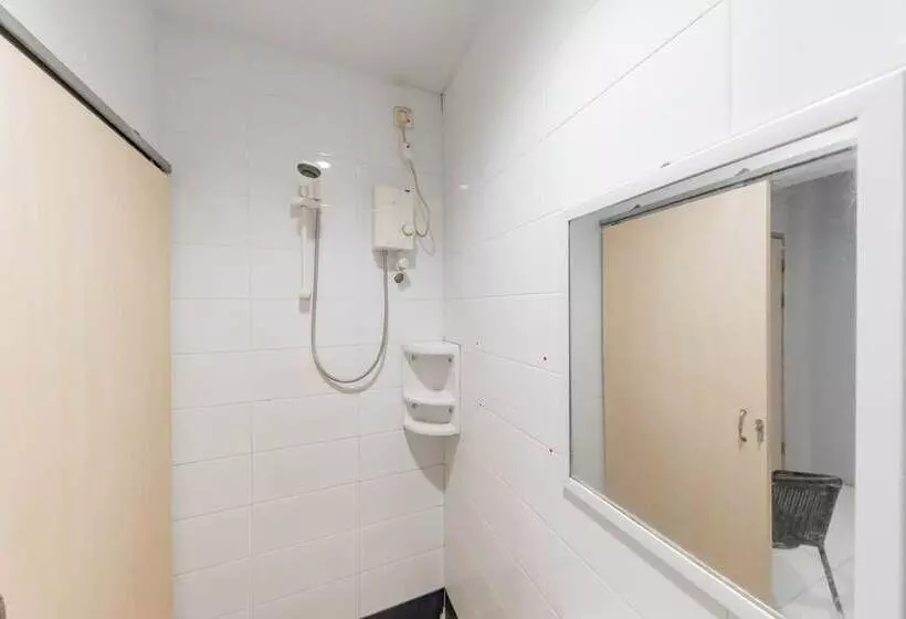 Hotelli Reddoorz @ Pelajar Pejuang 3