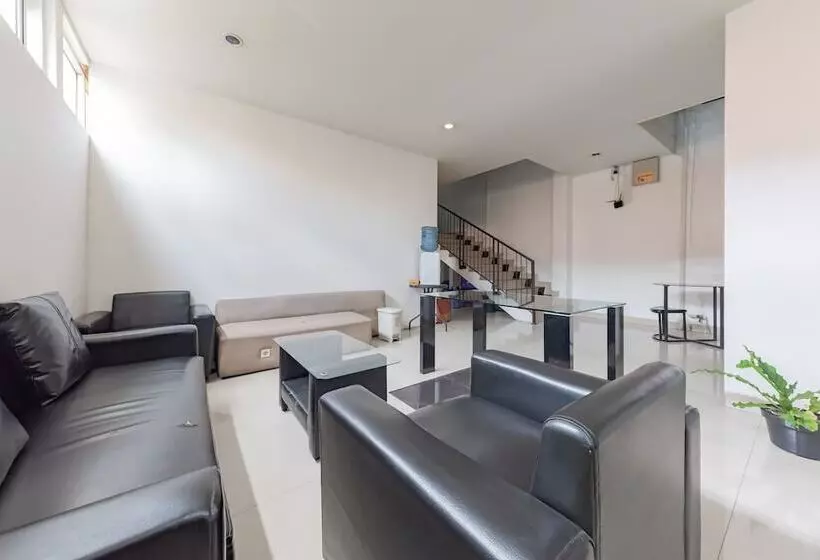 Hotelli Reddoorz @ Pelajar Pejuang 3