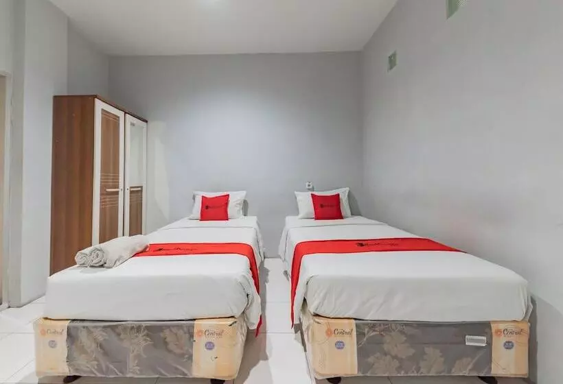 Hotelli Reddoorz @ Pelajar Pejuang 3