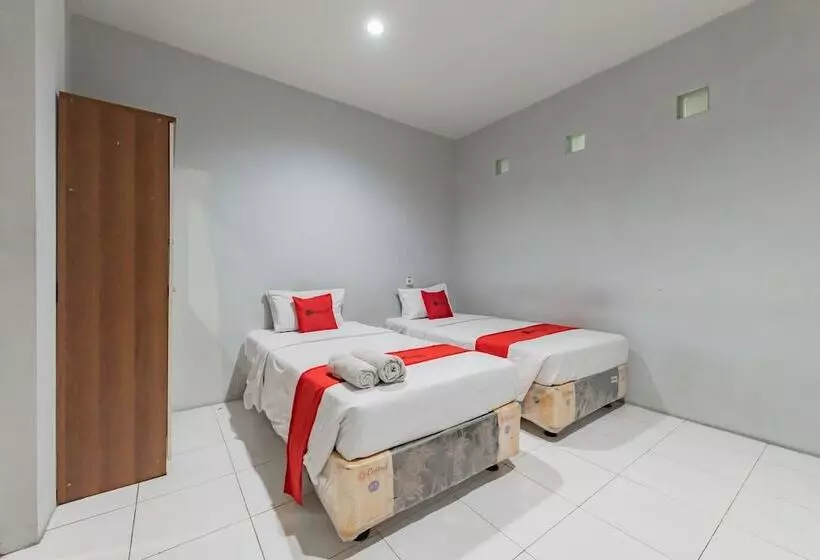 Hotelli Reddoorz @ Pelajar Pejuang 3