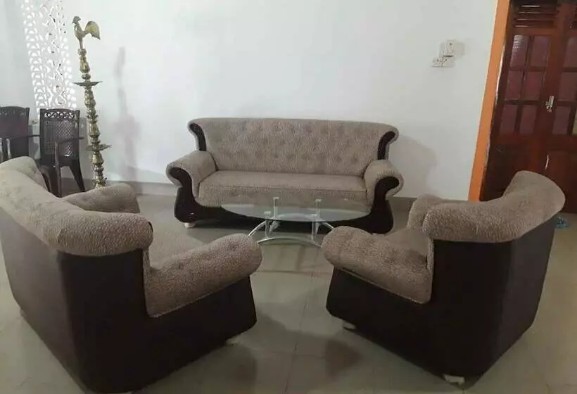 Contour Heritance Hotel  Delgoda Walawwa