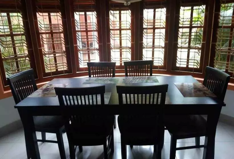 Contour Heritance Hotel  Delgoda Walawwa