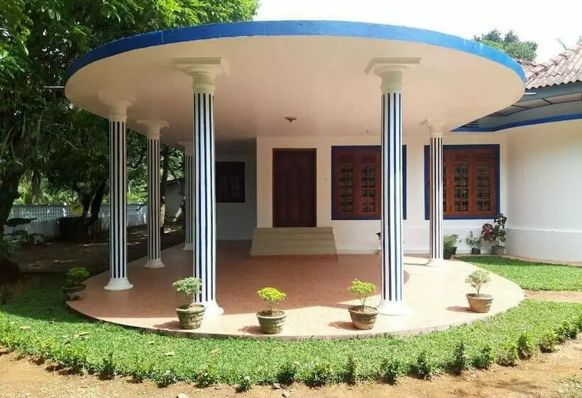 Contour Heritance Hotel  Delgoda Walawwa