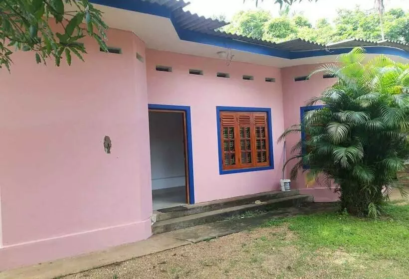 Contour Heritance Hotel  Delgoda Walawwa