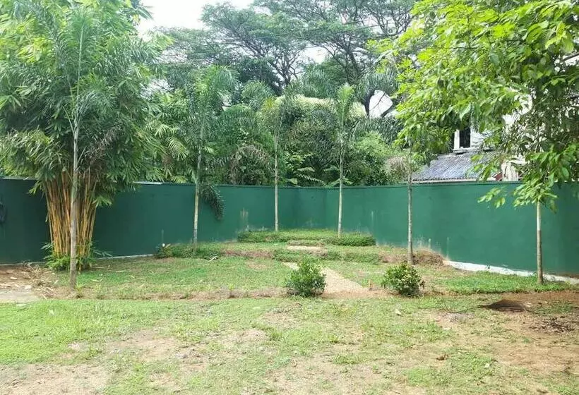 Contour Heritance Hotel  Delgoda Walawwa