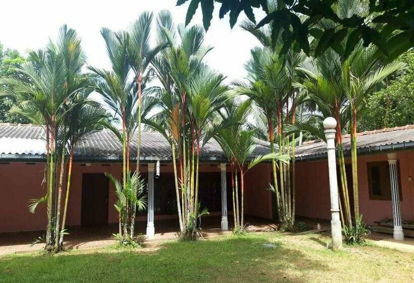 Contour Heritance Hotel Delgoda Walawwa