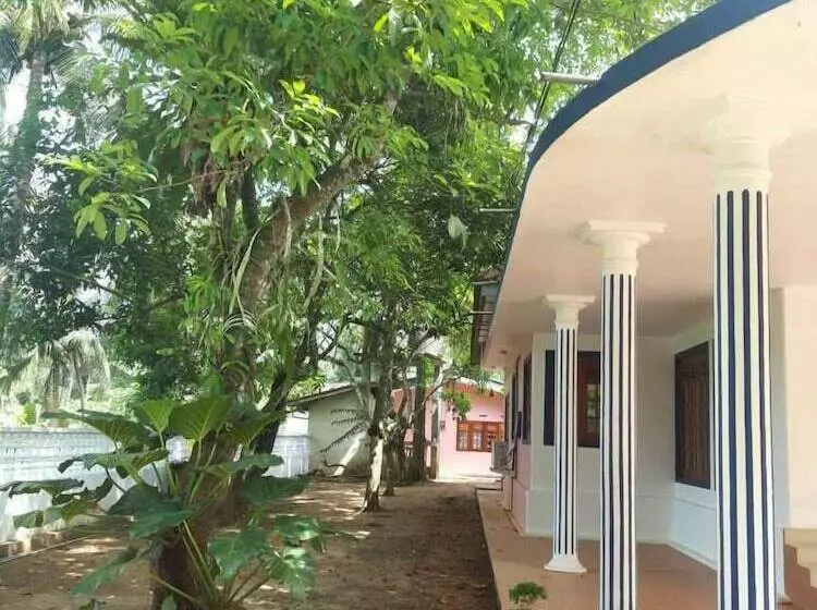 Contour Heritance Hotel  Delgoda Walawwa