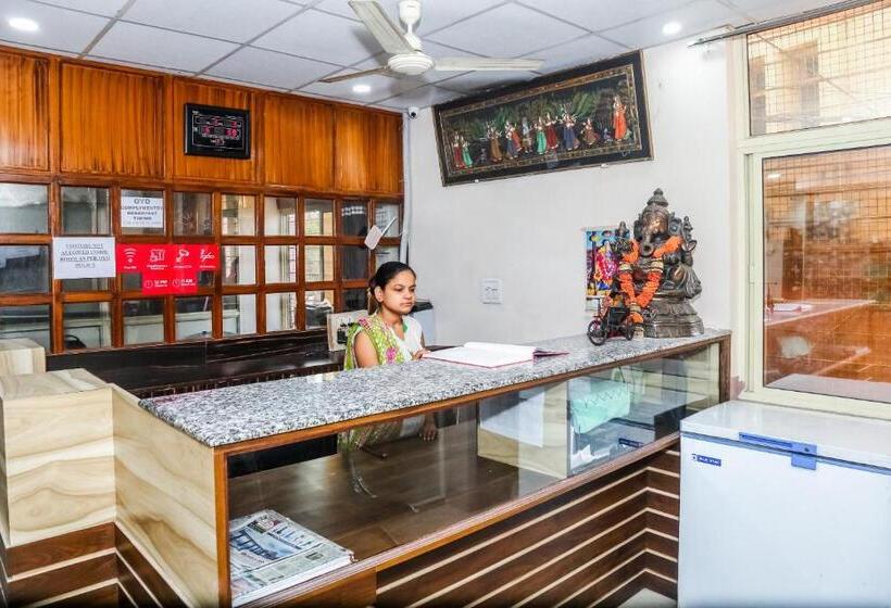 בית מלון כפרי Oyo 14658 Shree Ambe Tara Guest House