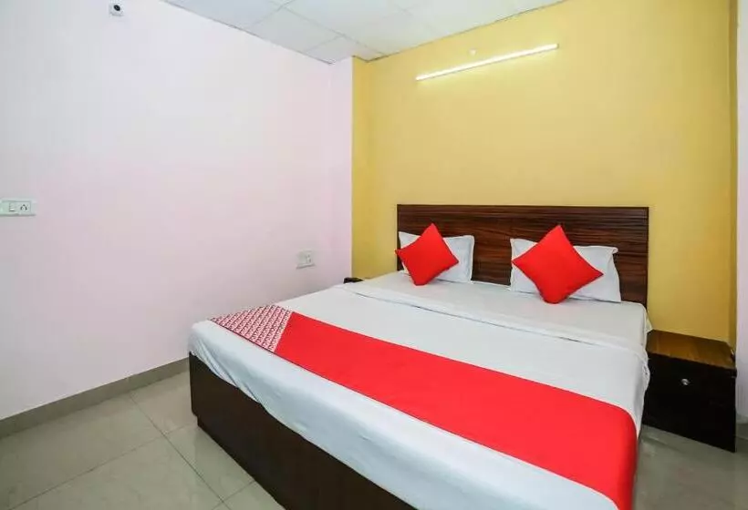 ホテル Oyo 14658 Shree Ambe Tara Guest House