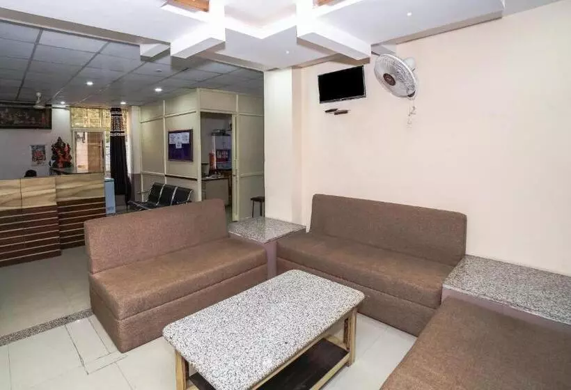 ホテル Oyo 14658 Shree Ambe Tara Guest House