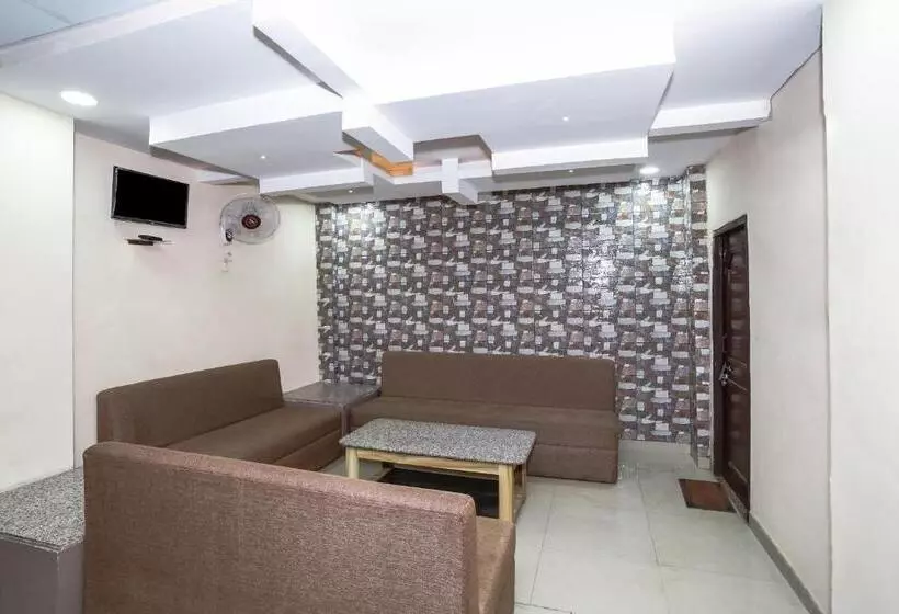 ホテル Oyo 14658 Shree Ambe Tara Guest House