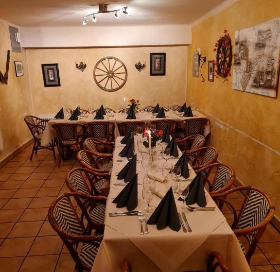 בית מלון כפרי Restaurant Zur Hexe