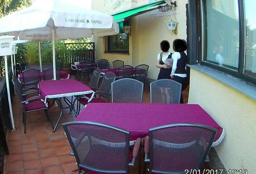 בית מלון כפרי Restaurant Zur Hexe