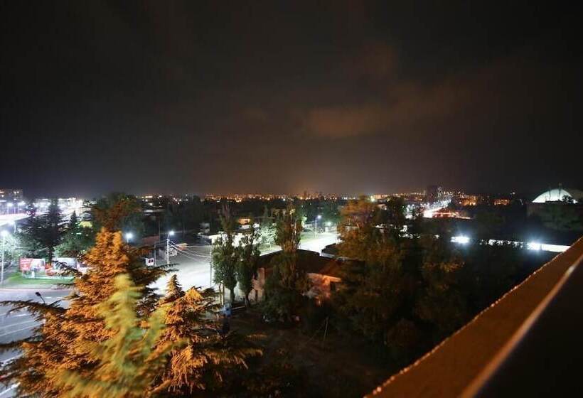 بنسيون West Tower