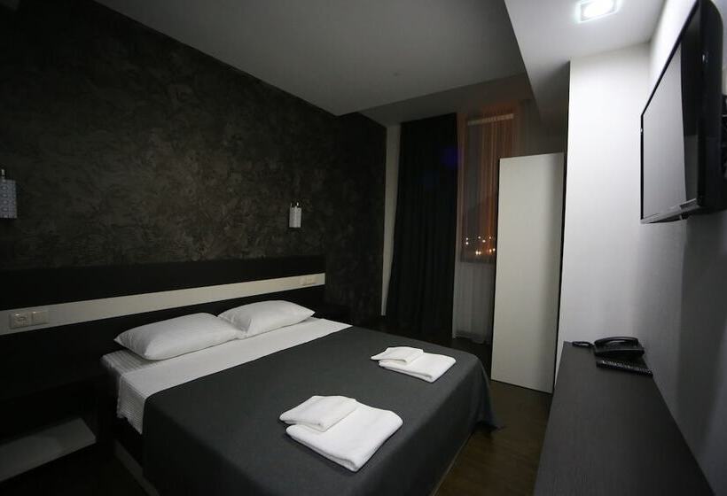 بنسيون West Tower