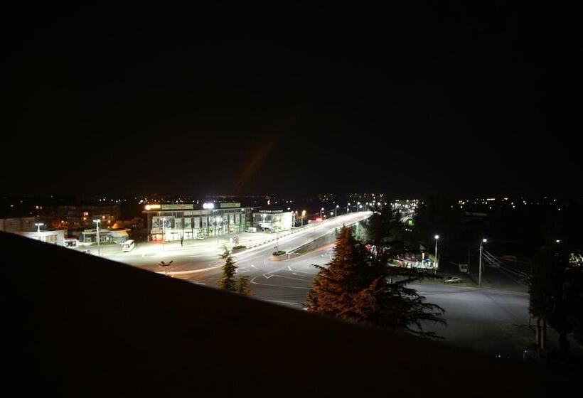 بنسيون West Tower