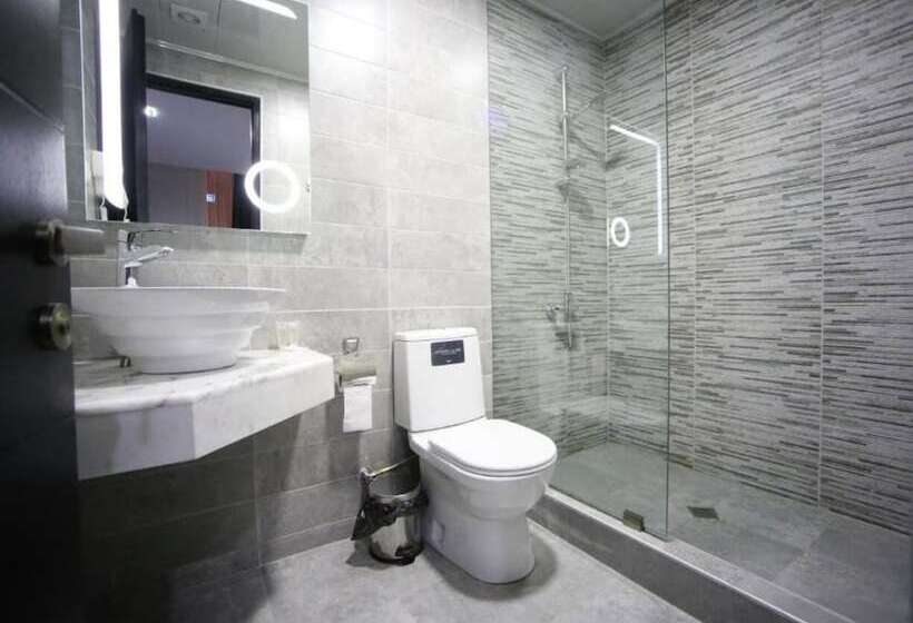 بنسيون West Tower