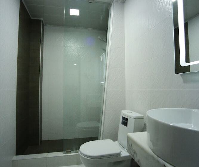 بنسيون West Tower