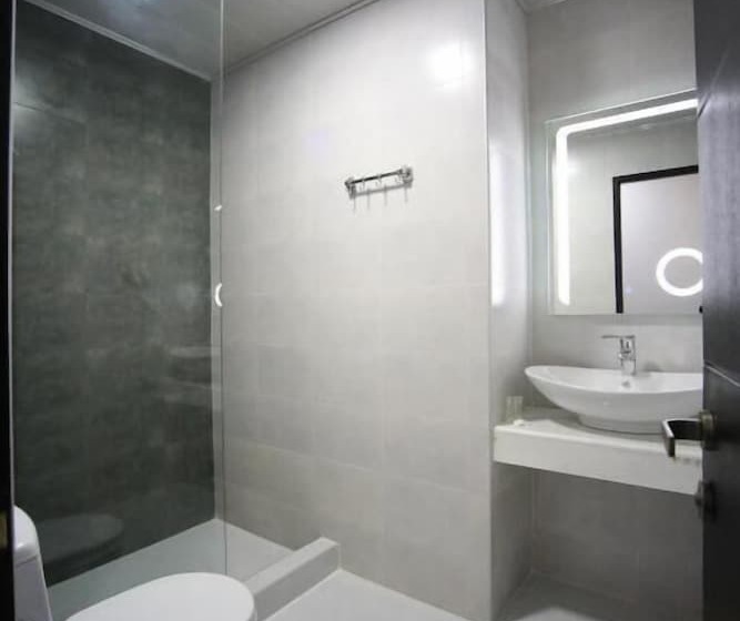 بنسيون West Tower