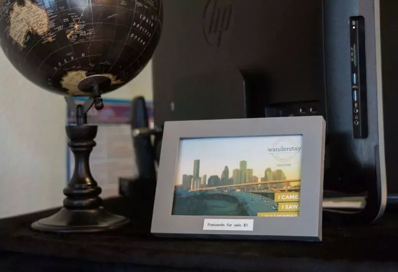 Wanderstay Houston Hostel