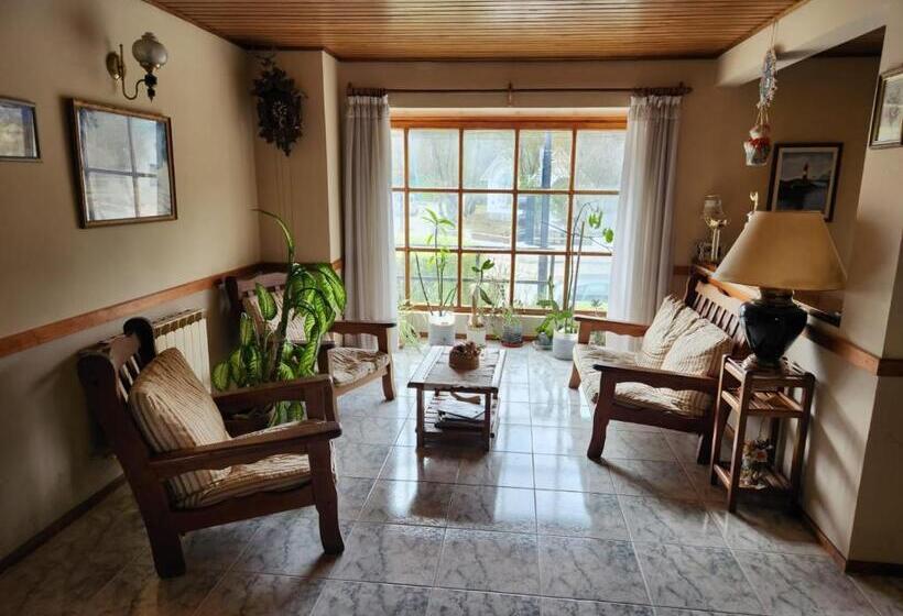 هاستل Hostal Rio Ona