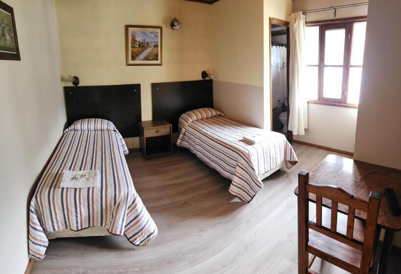 هاستل Hostal Rio Ona