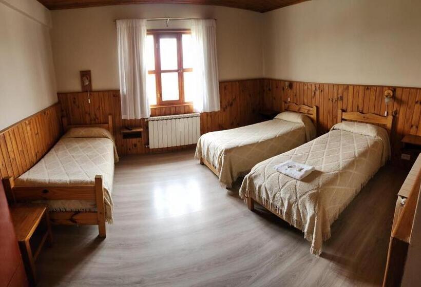 هاستل Hostal Rio Ona