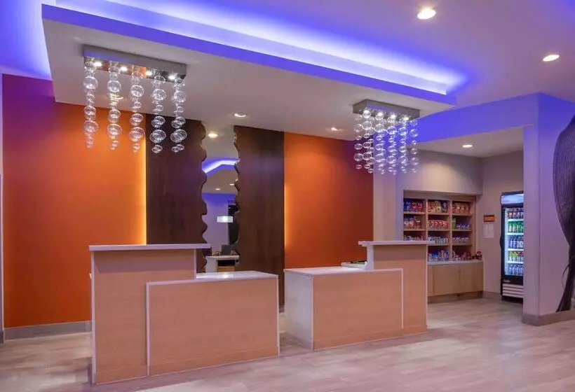 Hotelli La Quinta By Wyndham Greensboro Airport High Point