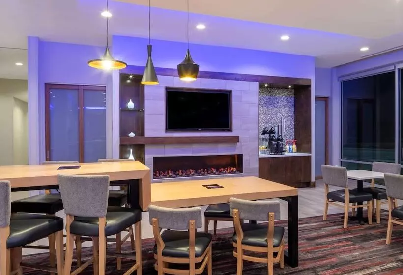 Hotelli La Quinta By Wyndham Greensboro Airport High Point