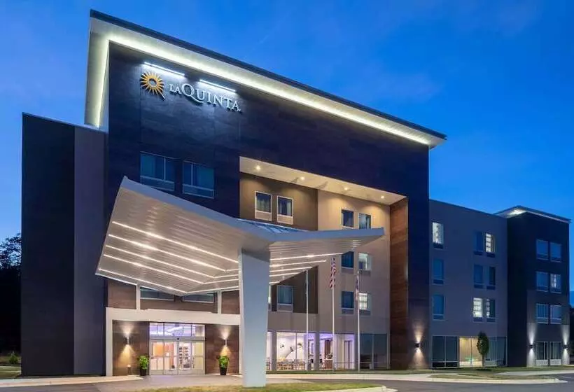 Hotelli La Quinta By Wyndham Greensboro Airport High Point