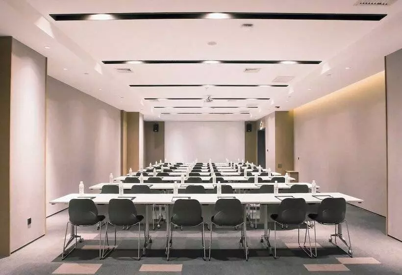 ホテル Holiday Inn Express Harbin Qunli, An Ihg