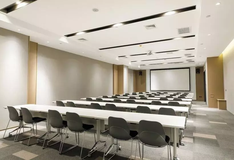 ホテル Holiday Inn Express Harbin Qunli, An Ihg