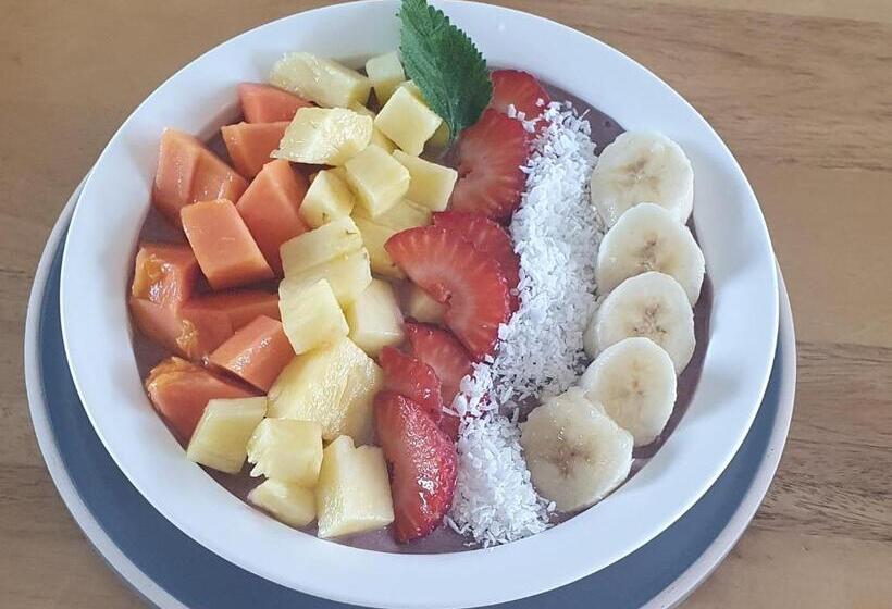 هاستل Outbox Inn