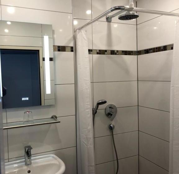 هتل Neuenahrer Hof